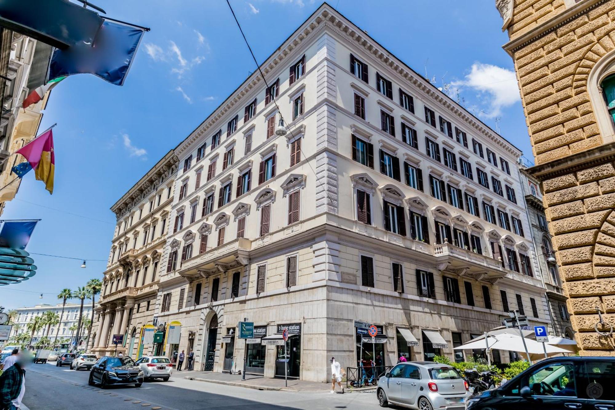 Attico Nel Cuore Di Roma Con Box Privato Per Auto Esterno foto